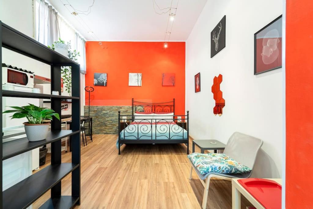 Central And Cozy Loft With Courtyard ボローニャ エクステリア 写真