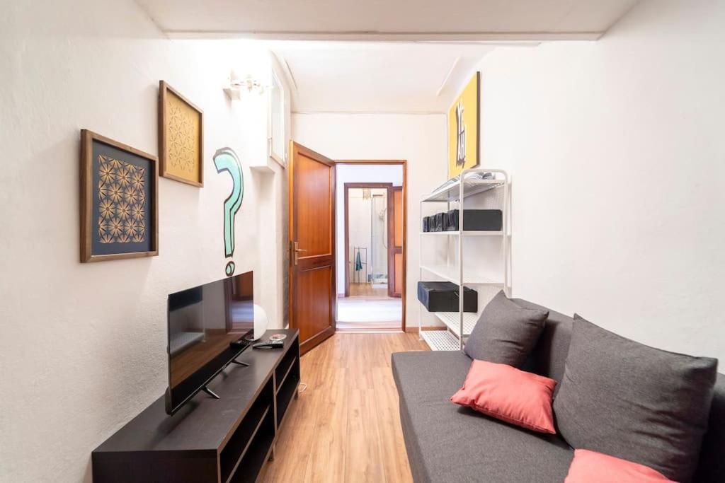 Central And Cozy Loft With Courtyard ボローニャ エクステリア 写真