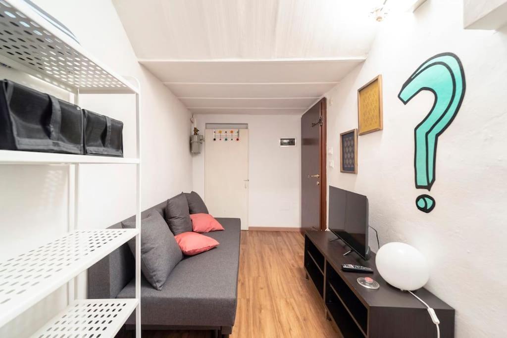Central And Cozy Loft With Courtyard ボローニャ エクステリア 写真