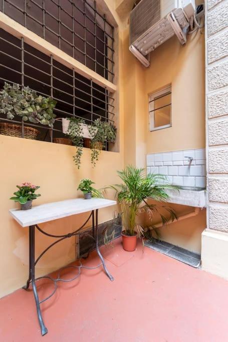 Central And Cozy Loft With Courtyard ボローニャ エクステリア 写真